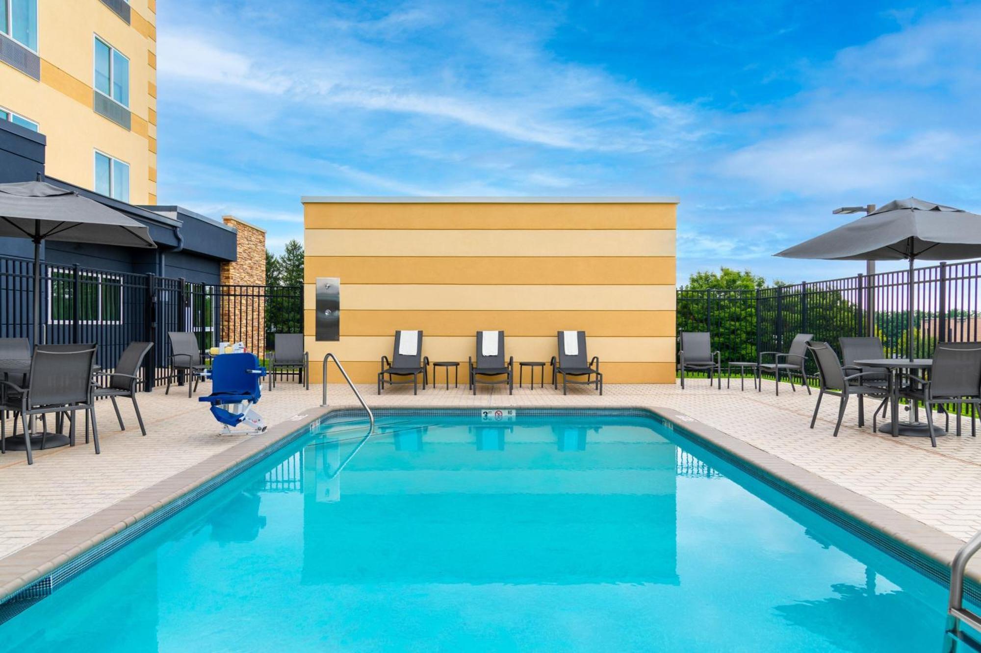 Fairfield Inn & Suites By Marriott Martinsburg Dış mekan fotoğraf
